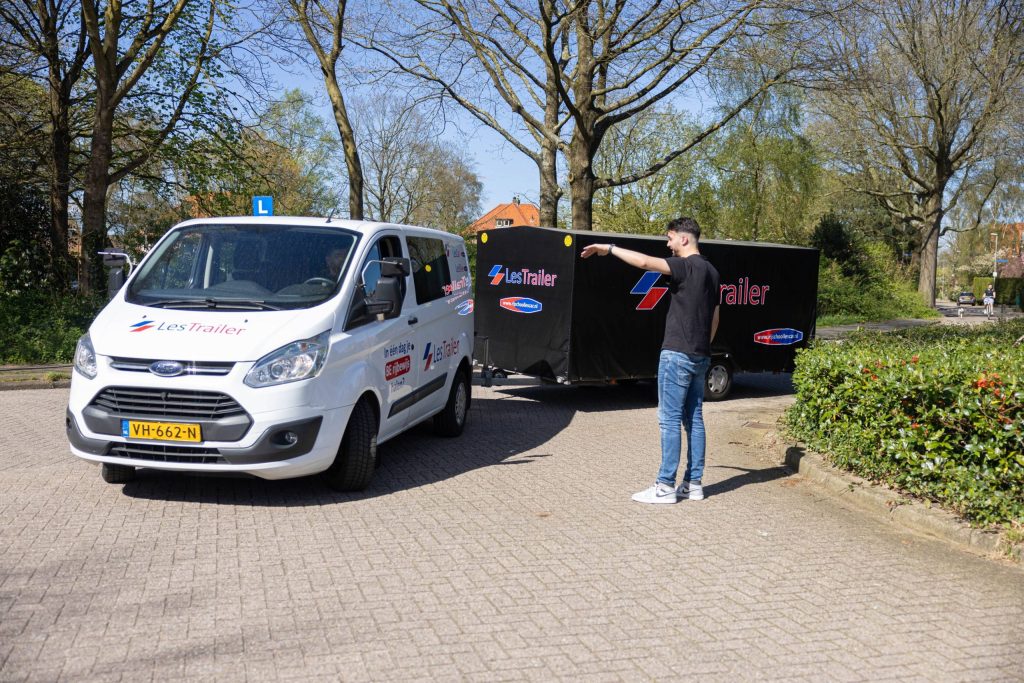 Rijschool LesCar - Rijlessen met aanhanger - tweedaagse opleiding - auto met aanhanger - eendaagse opleiding - driedaagse opleiding