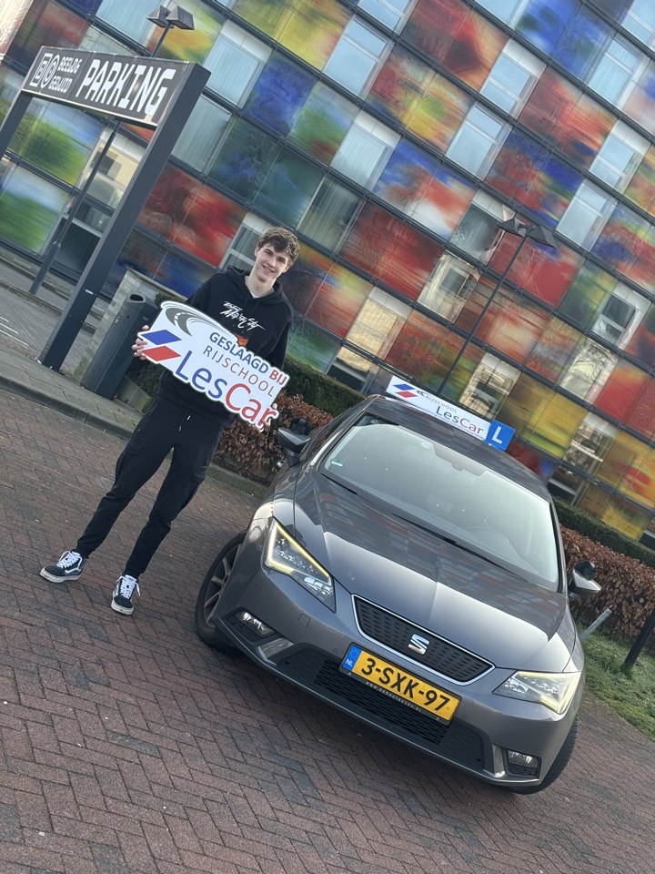 geslaagd bij rijschool LesCar