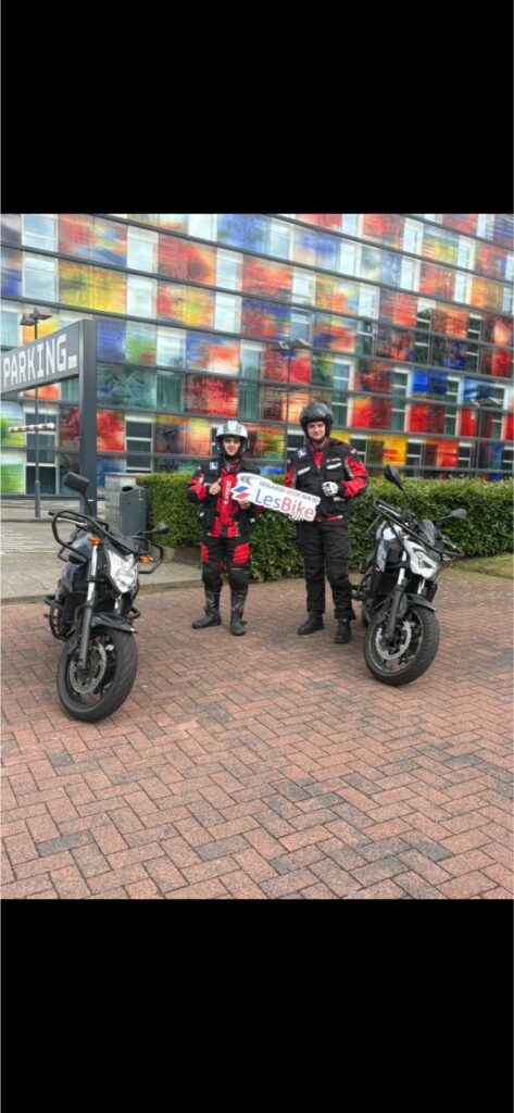 Mo en Dustin zijn geslaagd