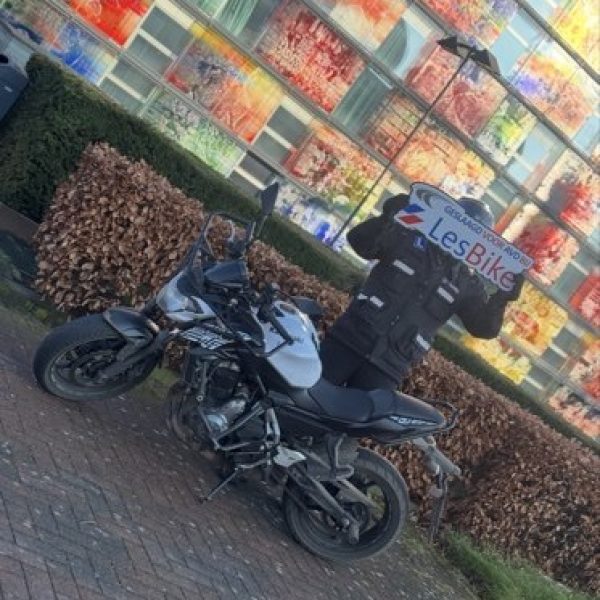 Chakir is geslaagd bij rijschool LesCar Hilversum