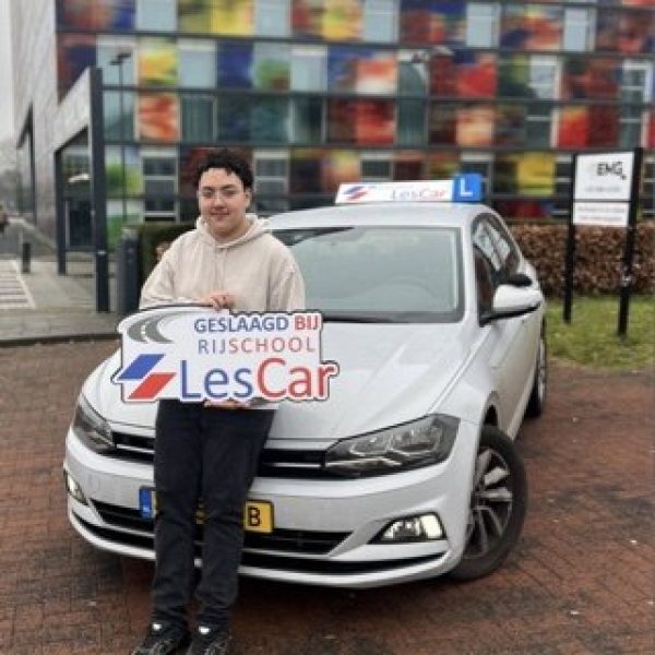 Ibrahim is geslaagd bij Rijschool LesCar Hilversum