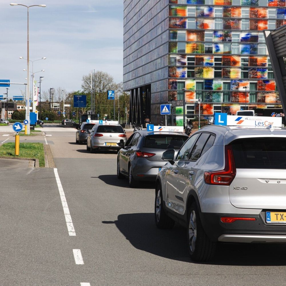 Rijschool LesCar - de beste rijschool Hilversum